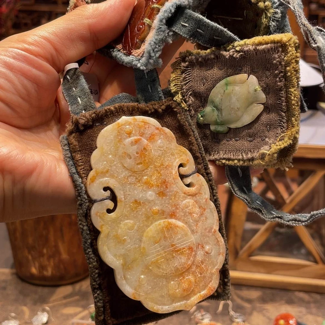 【闪购商品】翡翠未镶嵌颈饰