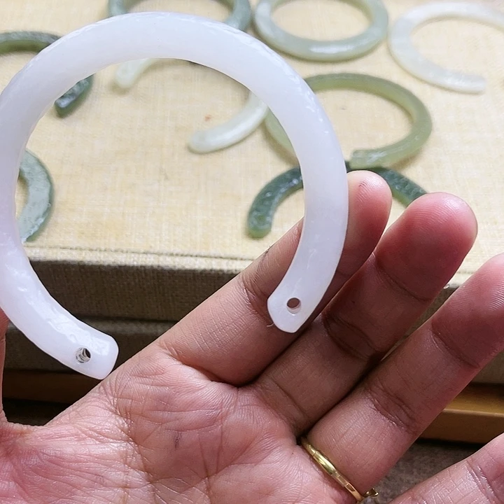 和田玉（糖玉）吊坠未镶嵌潇**雨47