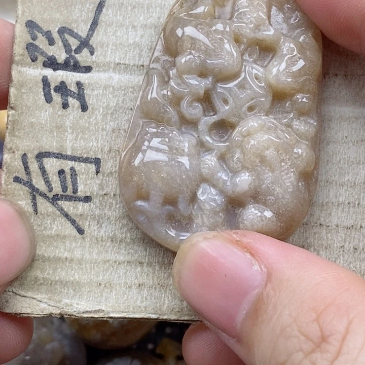 颈饰未镶嵌硅化珊瑚（珊瑚玉）启****❤