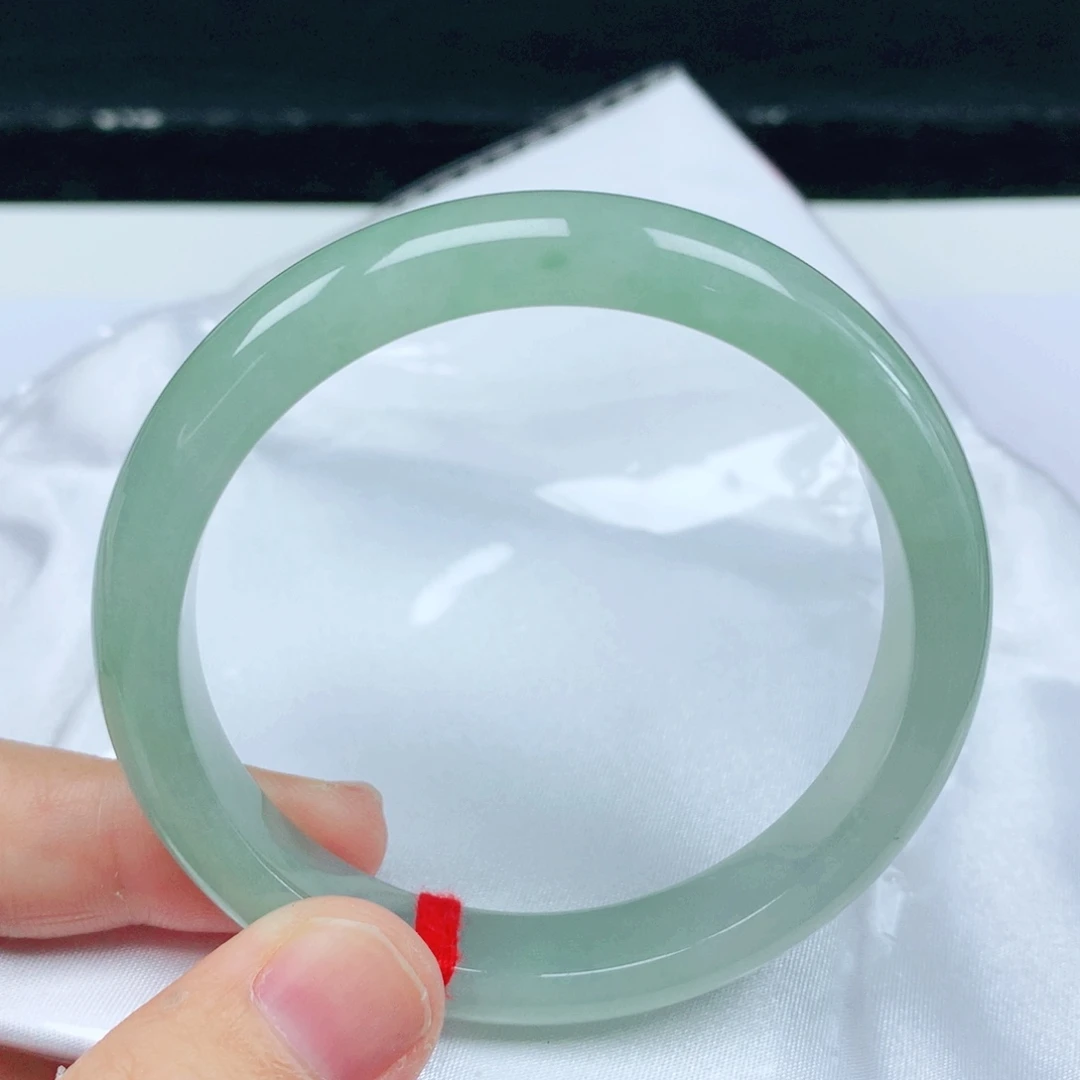 用***9翡翠未镶嵌手镯55