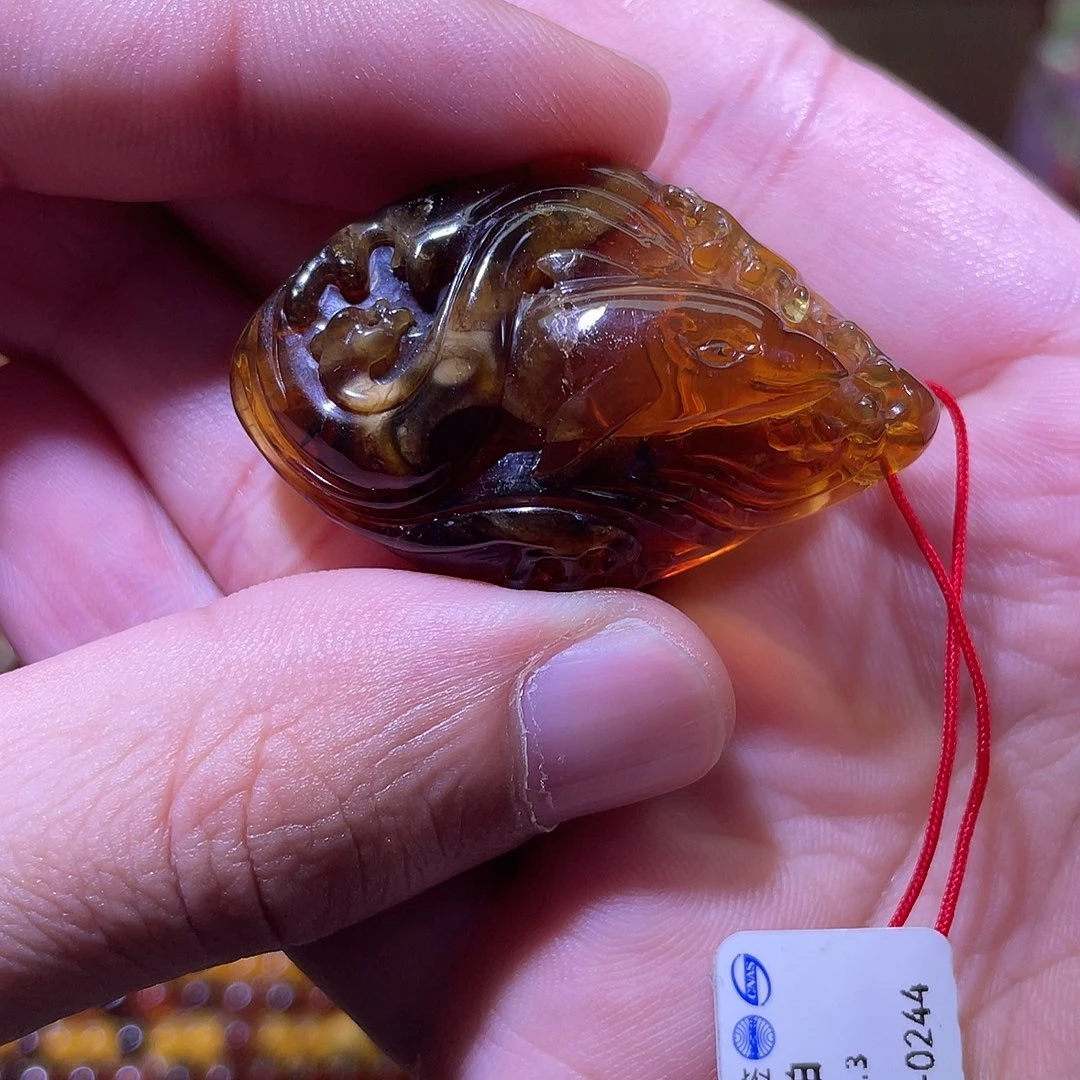琥珀未镶嵌裸石抚顺琥珀