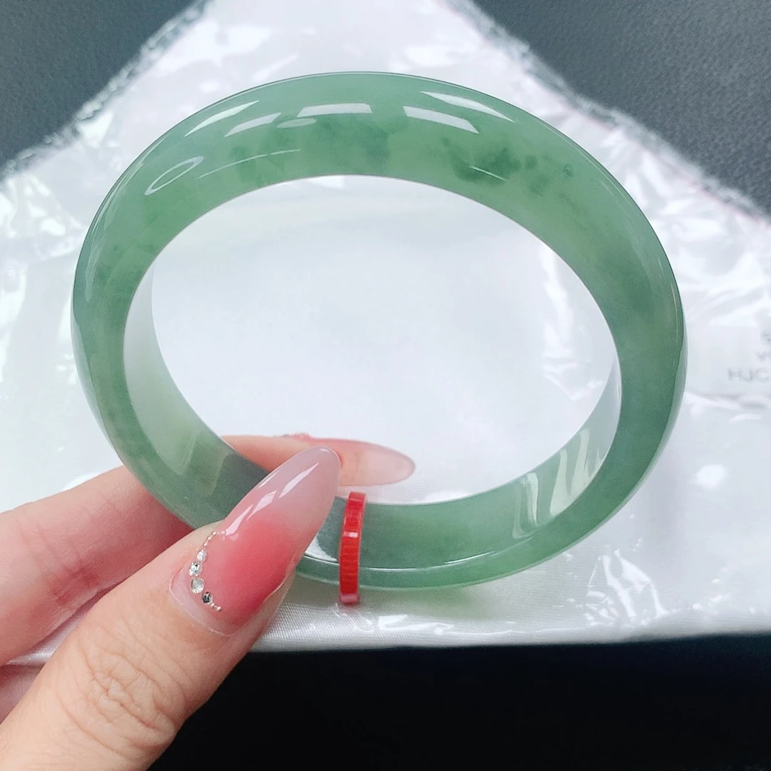 翡翠手镯未镶嵌57圈