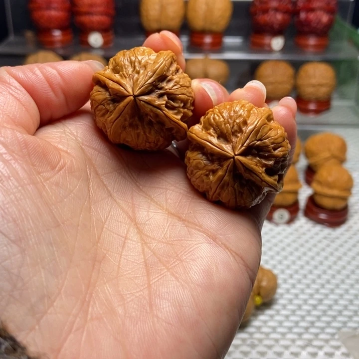文玩核桃把件38红灯笼四棱