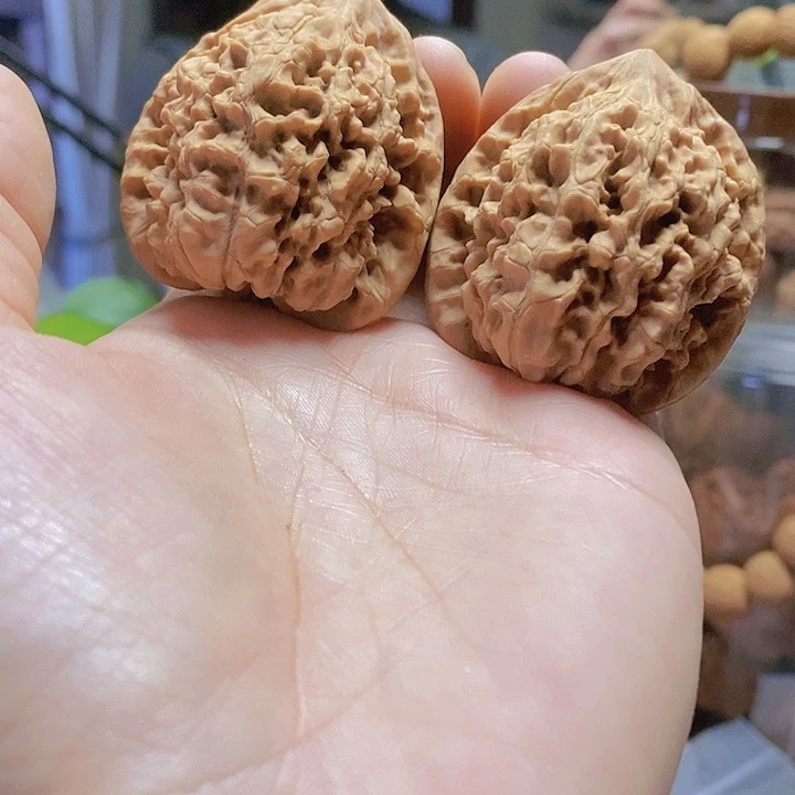 【闪购商品】文玩核桃把件43麒麟纹官帽