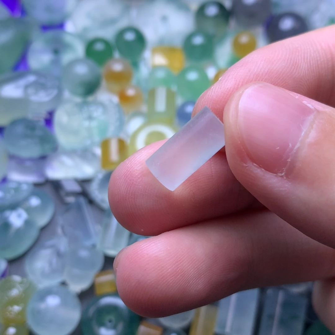 定制翡翠未镶嵌挂件