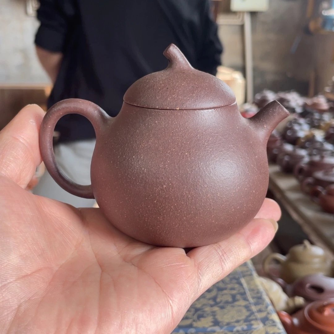 茶壶紫砂YZ。  桃花泥。 茄瓜。 170CC