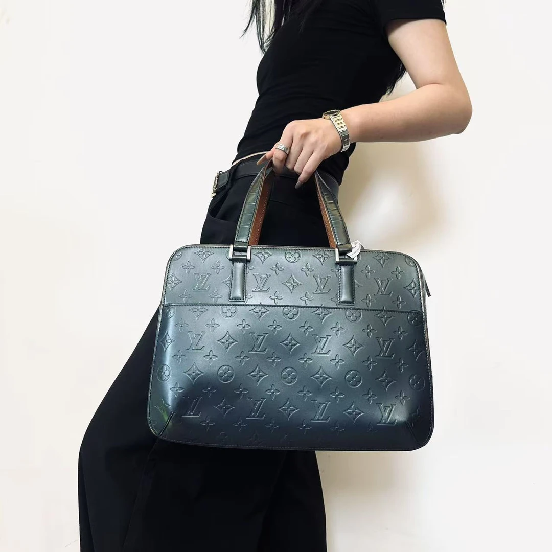 95新 LouisVuitton/路易威登  LV漆皮灰手提包 2506260006
