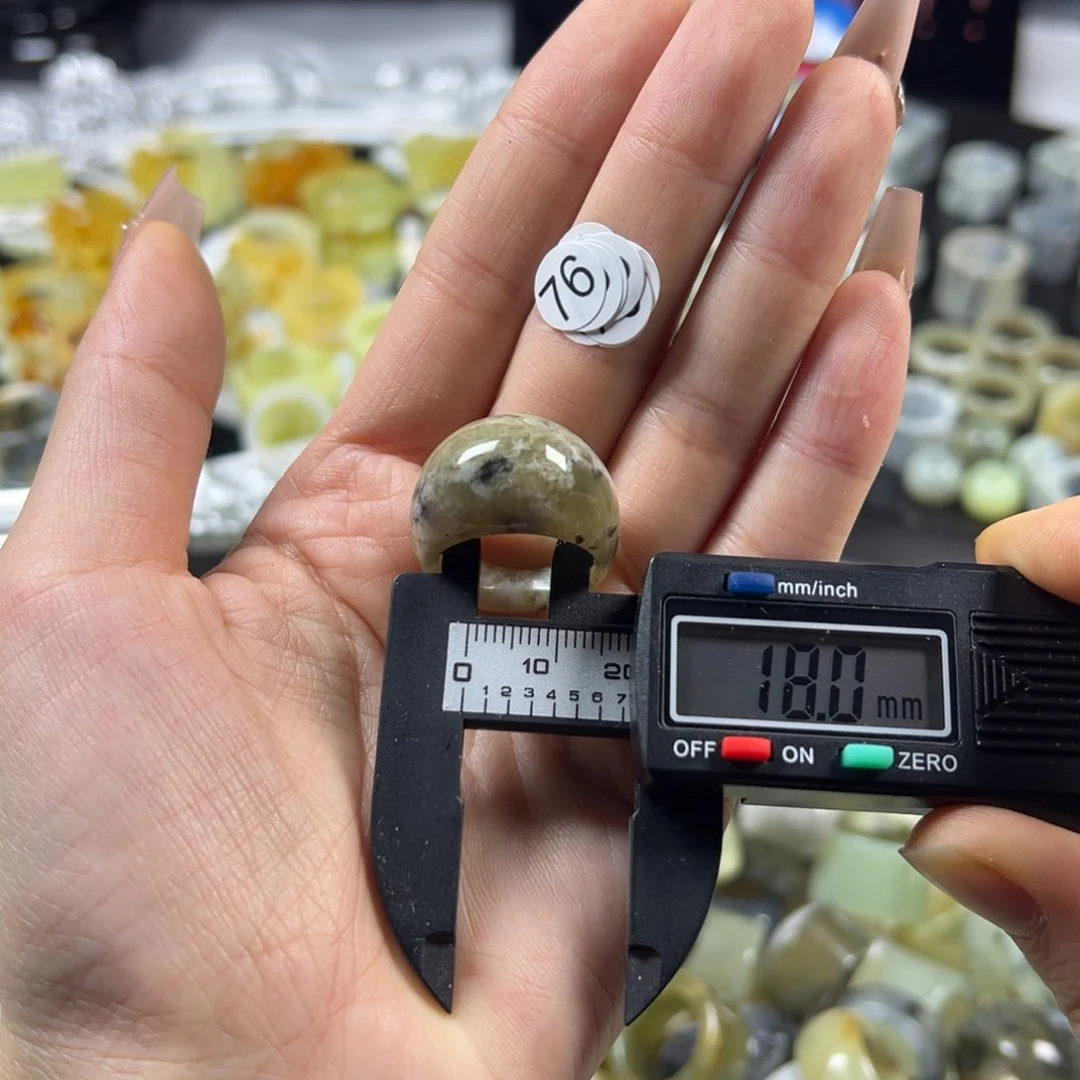 蛇纹石玉未镶嵌戒指