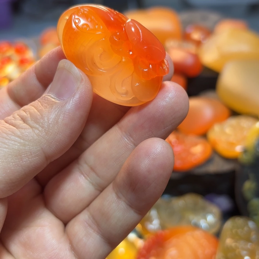 石英质玉挂件未镶嵌用****虹