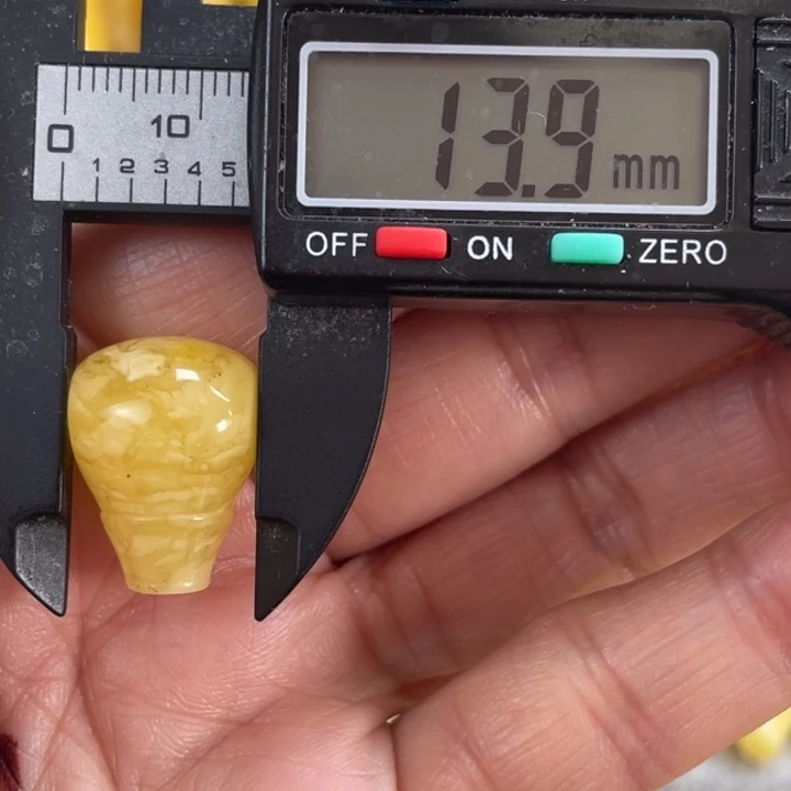 蜜蜡未镶嵌裸石25杂