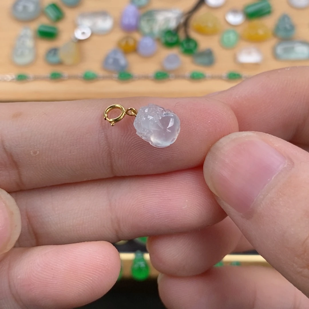 翡翠18K金镶嵌耳钉翡翠