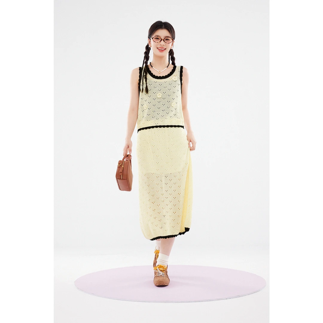 诗凡黎撞色手工编织花朵针织背心2024夏新款轻熟风流行漂亮套装女