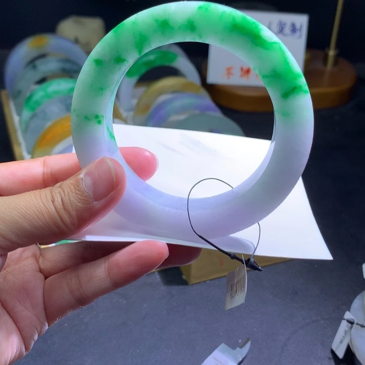 定制翡翠未镶嵌翡翠手镯