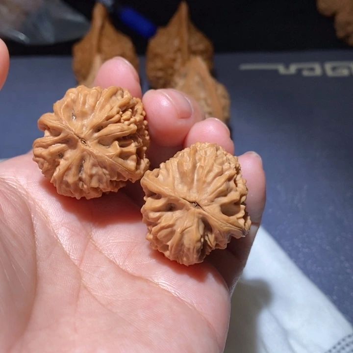 ᠰ***ᠦ吊坠文玩核桃鸡心