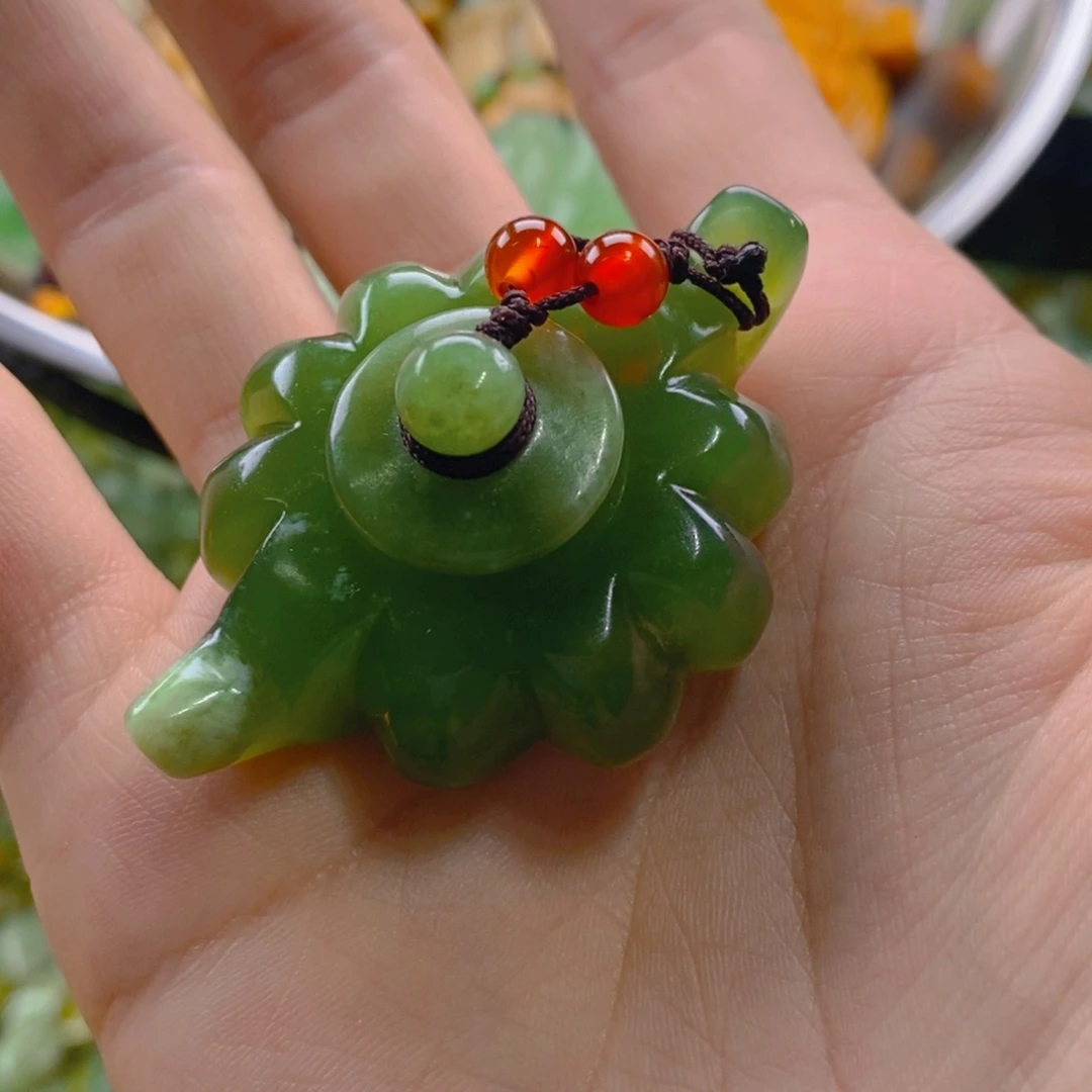 蛇纹石玉吊坠未镶嵌