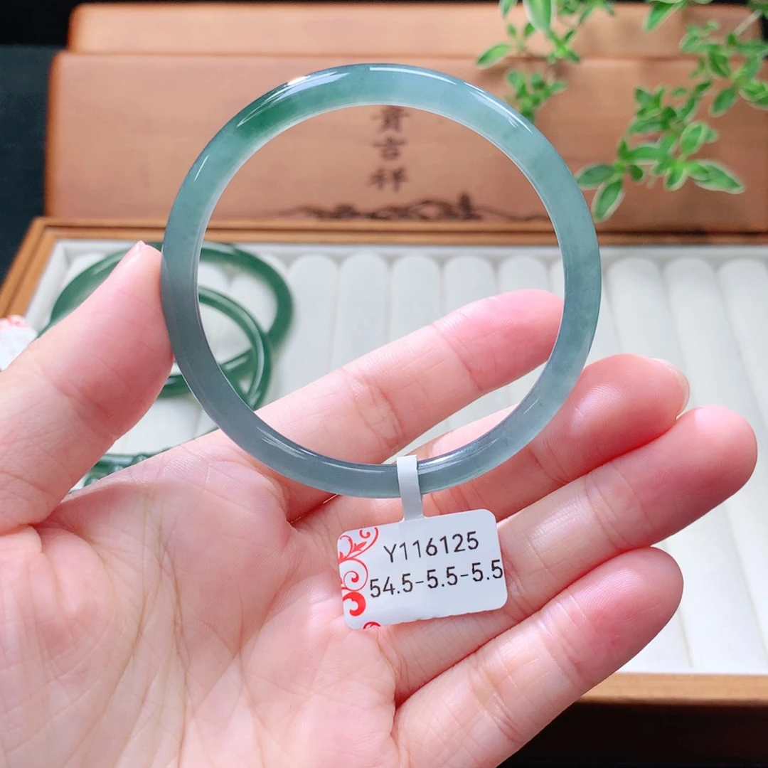 未镶嵌手镯（圆镯）翡翠