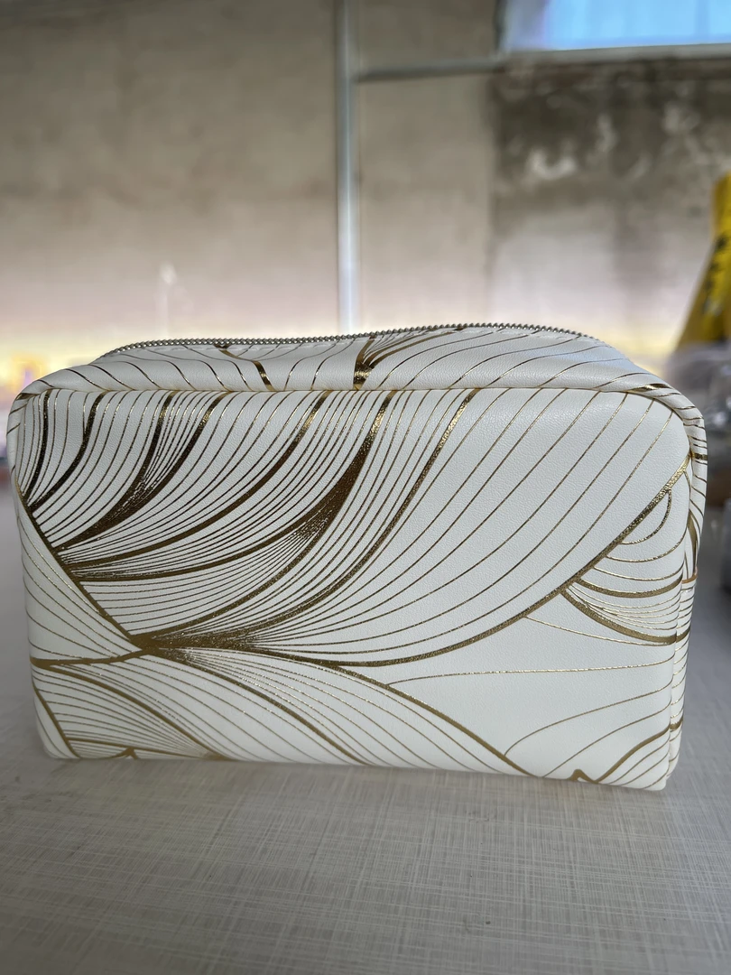 【小雅诗】k13白金化妆包大容量便携手拿包质感高级i收纳包2024新款