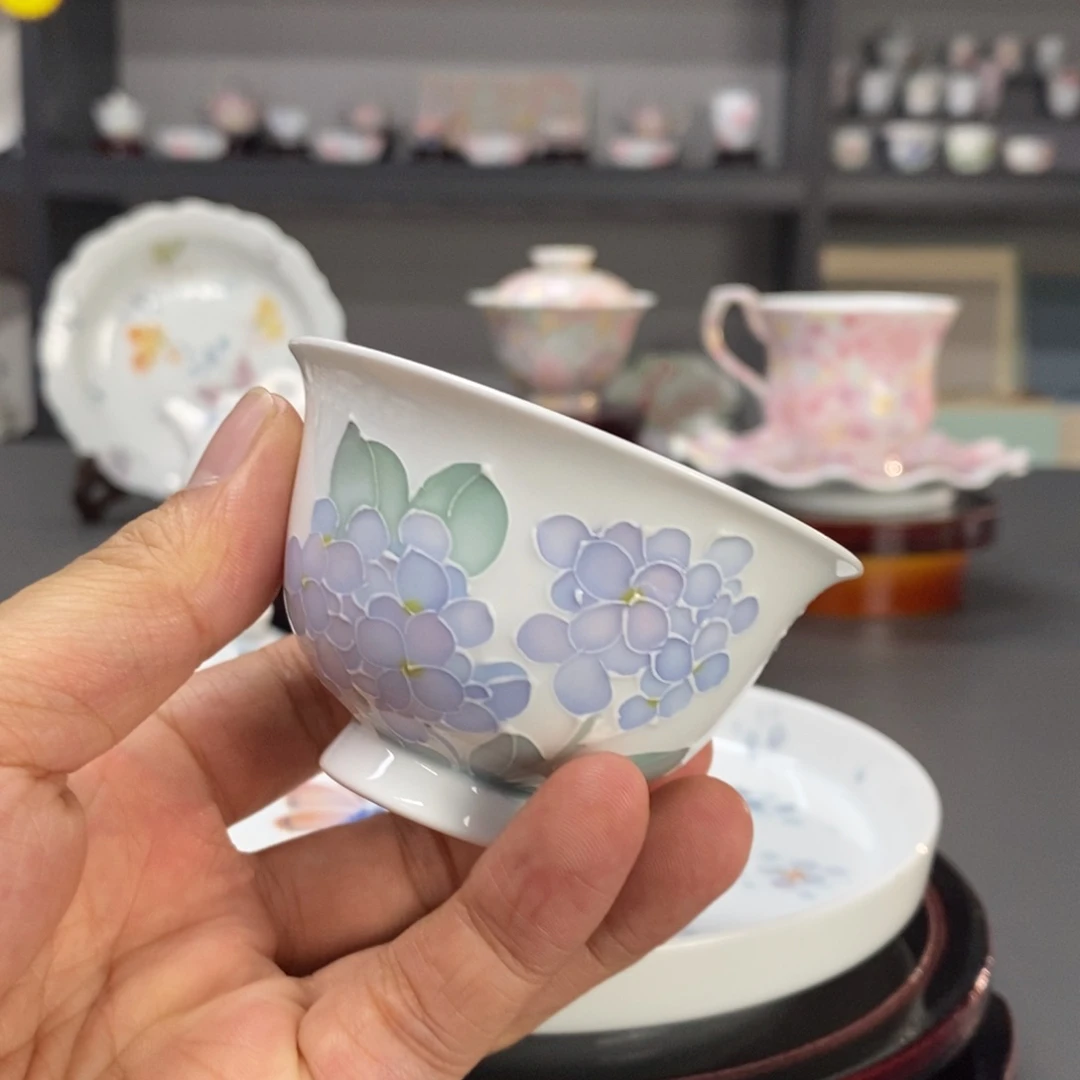 绣球花釉下品茗杯