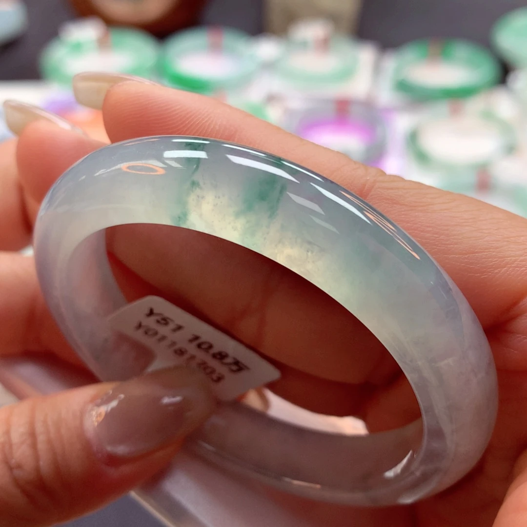 翡翠手镯未镶嵌 51正59号88