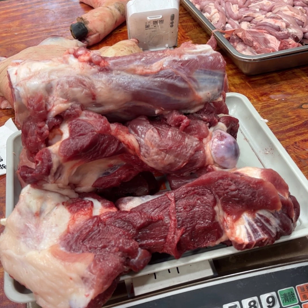 中国大陆60包装黑猪