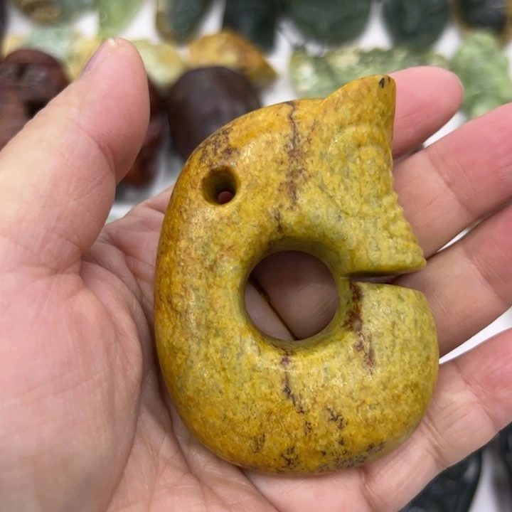 浙***电岫岩河磨玉（透闪石质玉）未镶嵌珠宝奇石