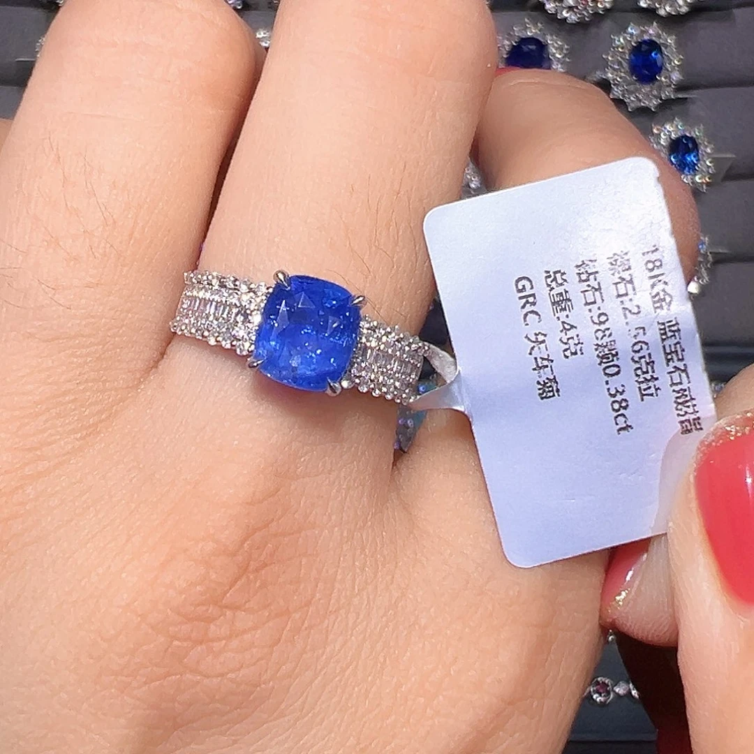 蓝宝石戒指18K金镶嵌