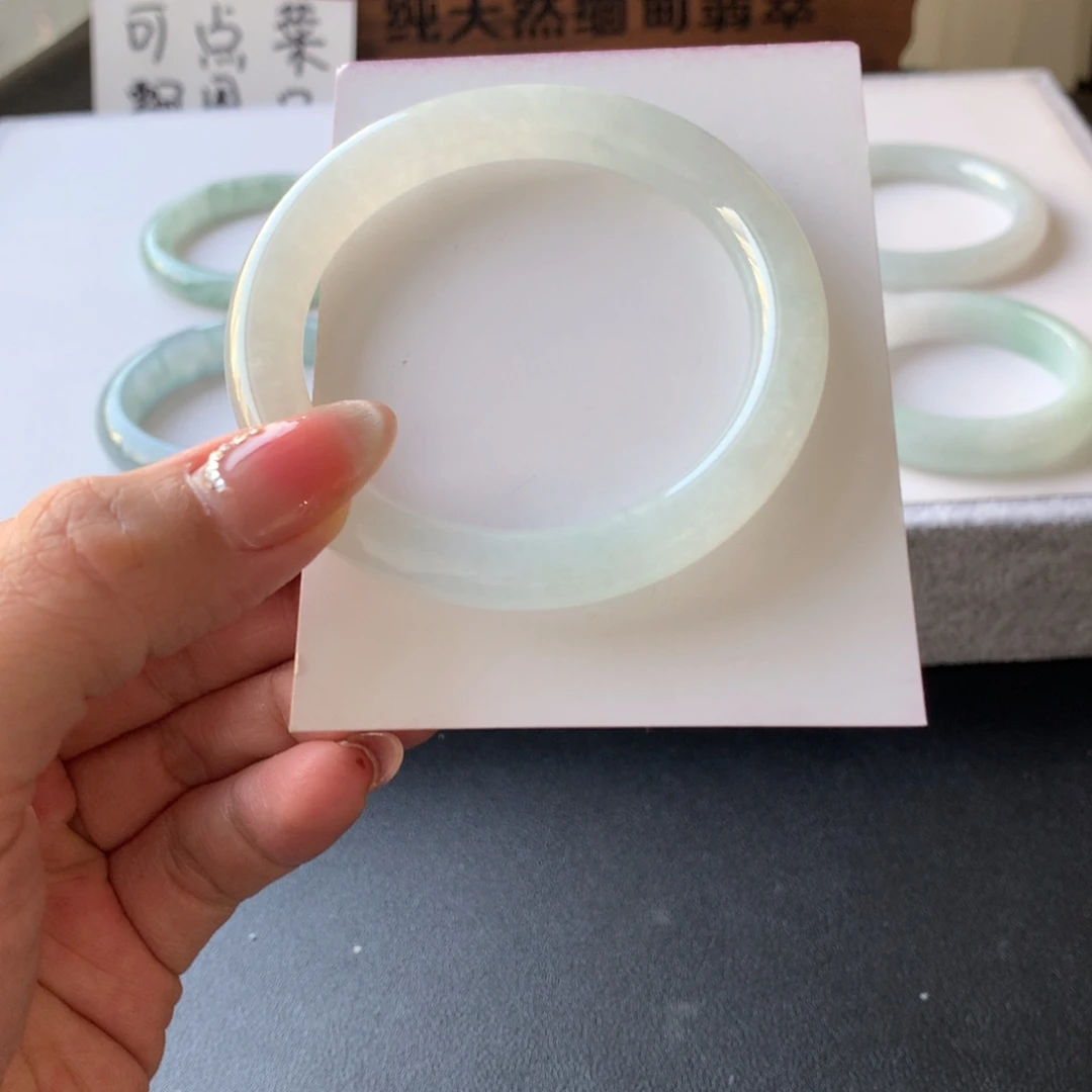 翡翠未镶嵌手镯53.8圆