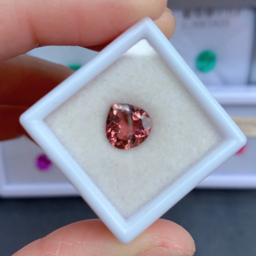 未镶嵌2.28克拉裸石红色碧玺