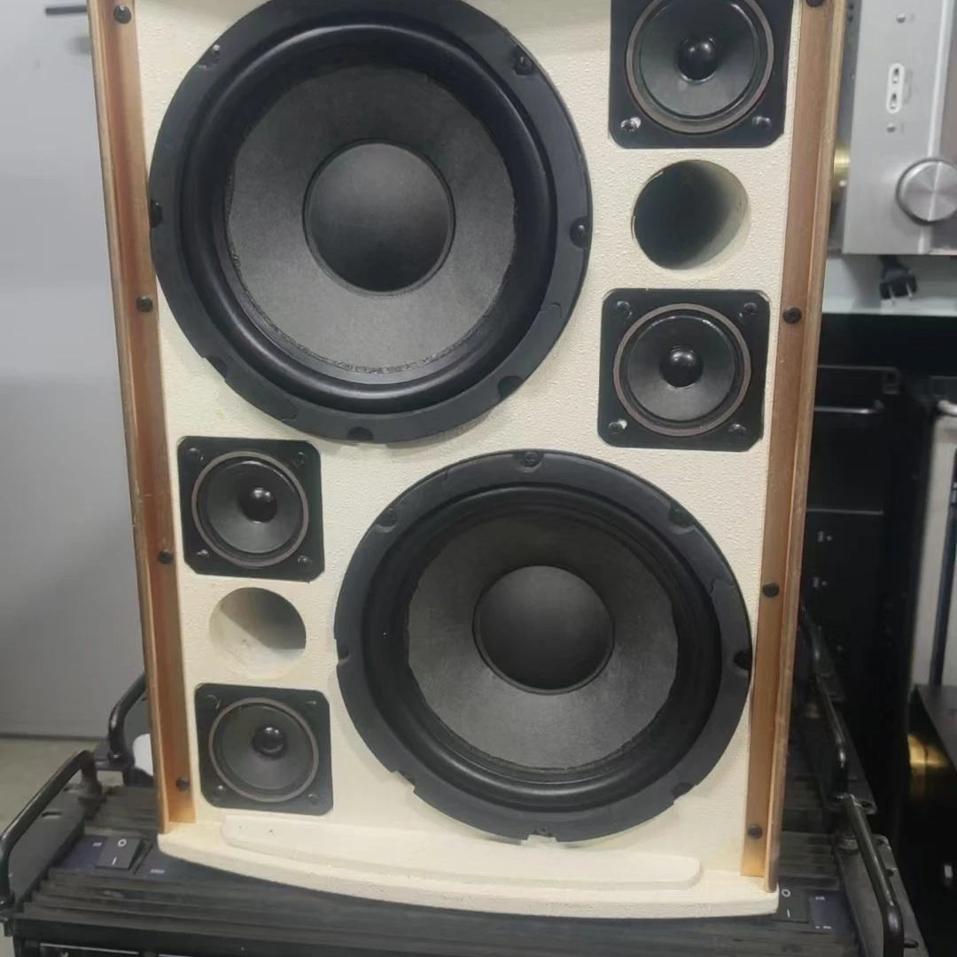 8新  双八寸专业音响一对，不包邮运费到付