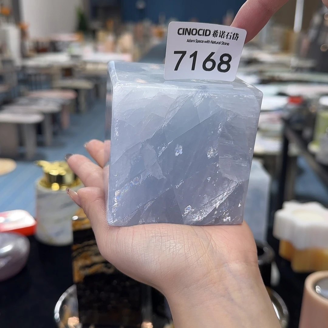 7168蓝水晶小墩墩