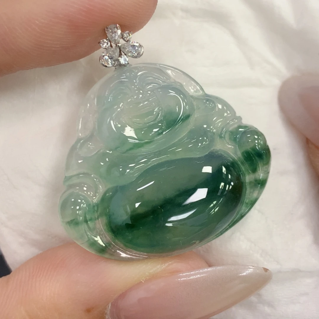 颈饰18K金镶嵌翡翠