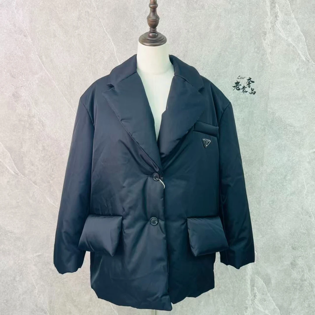 99新 Prada/普拉达  海囤K/普拉达上衣/42码/tu180343
