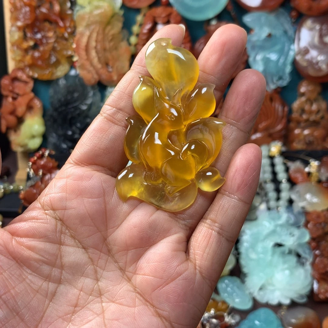 蛇纹石玉挂坠未镶嵌