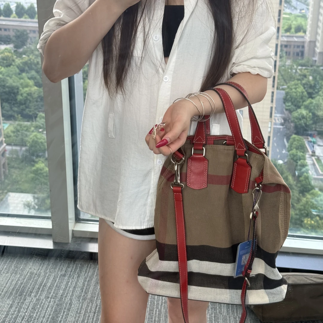 95新 BURBERRY/博柏利 巴宝莉 水桶单肩包6036658