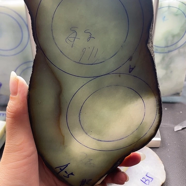 未镶嵌翡翠手镯定制翡翠
