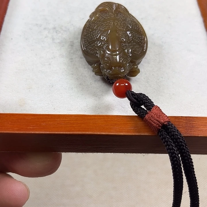 和田玉（糖玉）未镶嵌颈饰