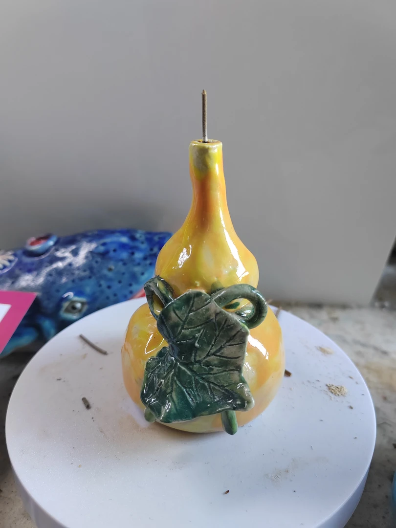 精美陶瓷葫芦工艺品亮丽黄绿釉彩优雅自然线香插创意陶瓷纯手工