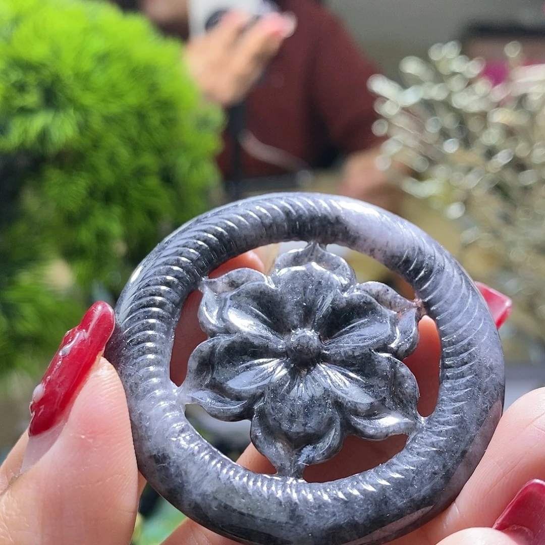 【闪购商品】翡翠颈饰未镶嵌花