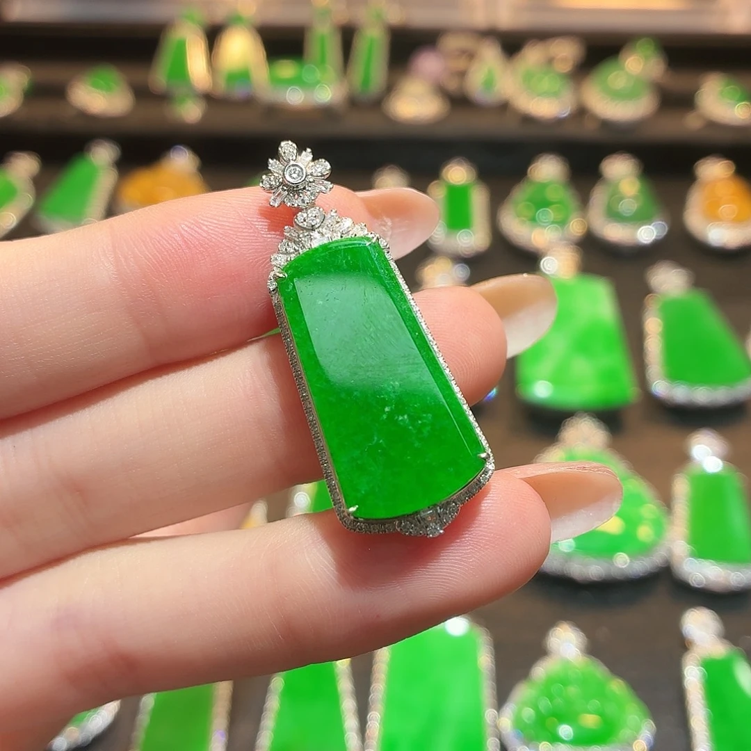 翡翠18K金镶嵌吊坠(不含链)98