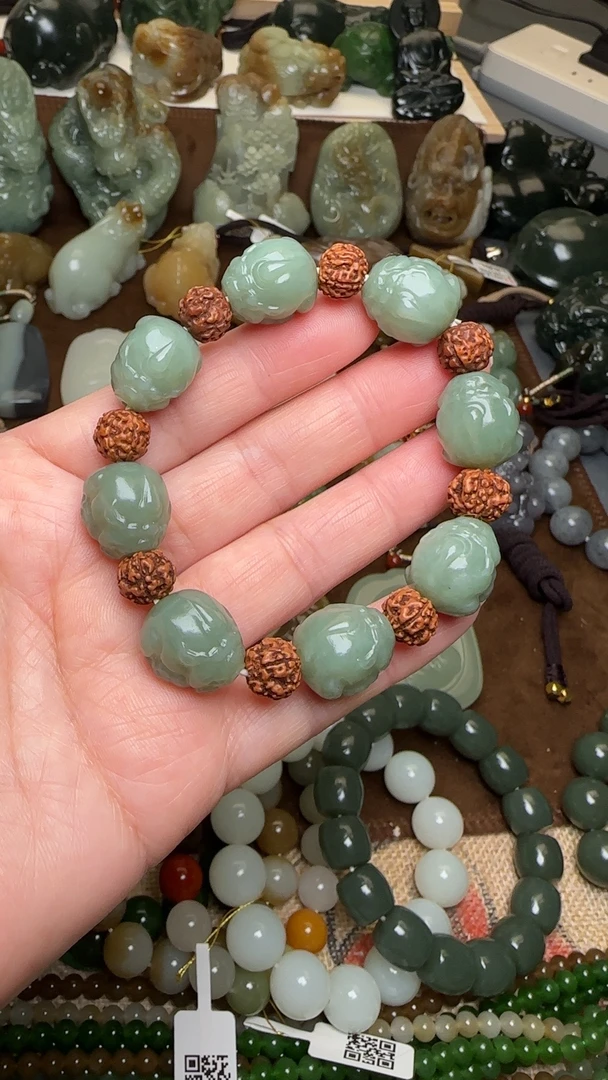 和田玉貔貅手链展示