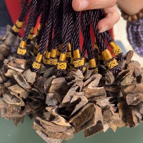 沉香摆件乌身壳子挂件多样性发1串