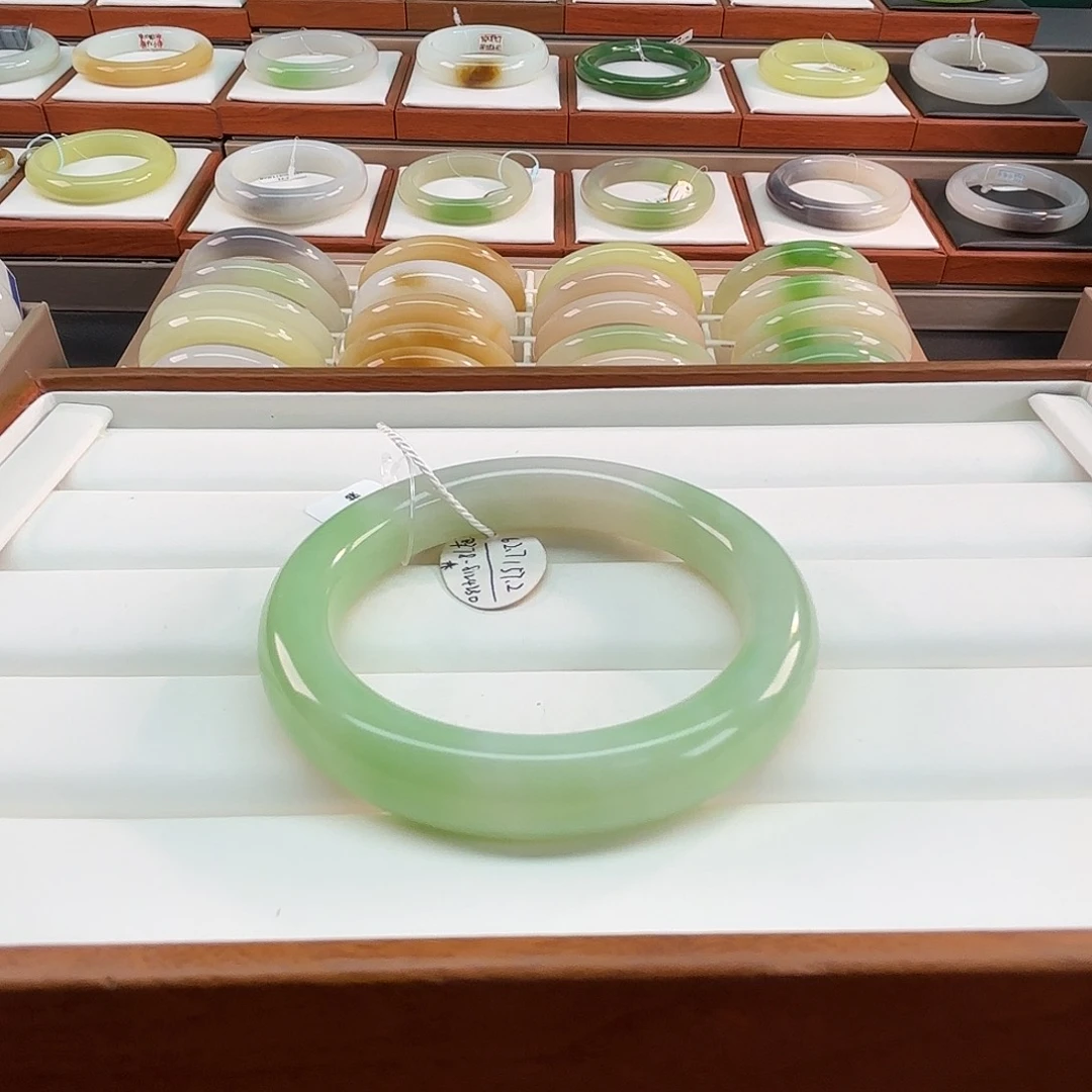 和田玉未镶嵌手镯58翠青