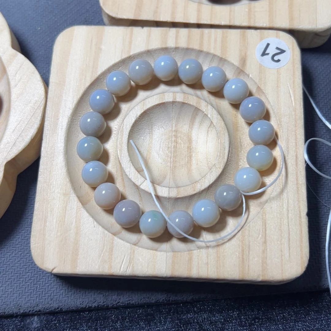 夏***一石英质玉未镶嵌手链58