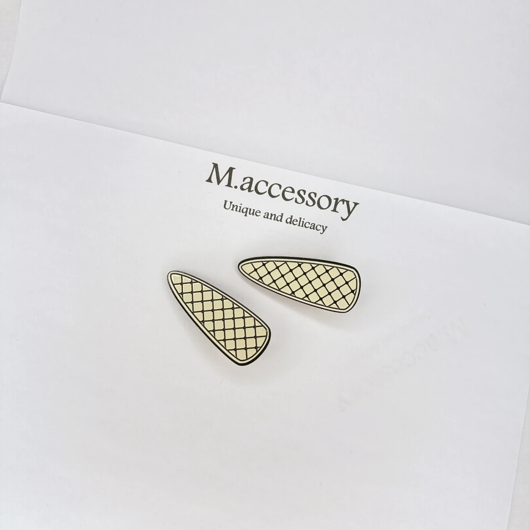 Mi33 韩版饰品 格子鸭嘴夹边夹 J058075