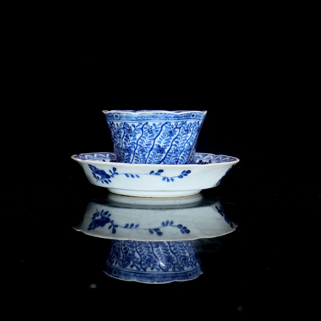 62 ：清晚期青花花卉纹杯碟套