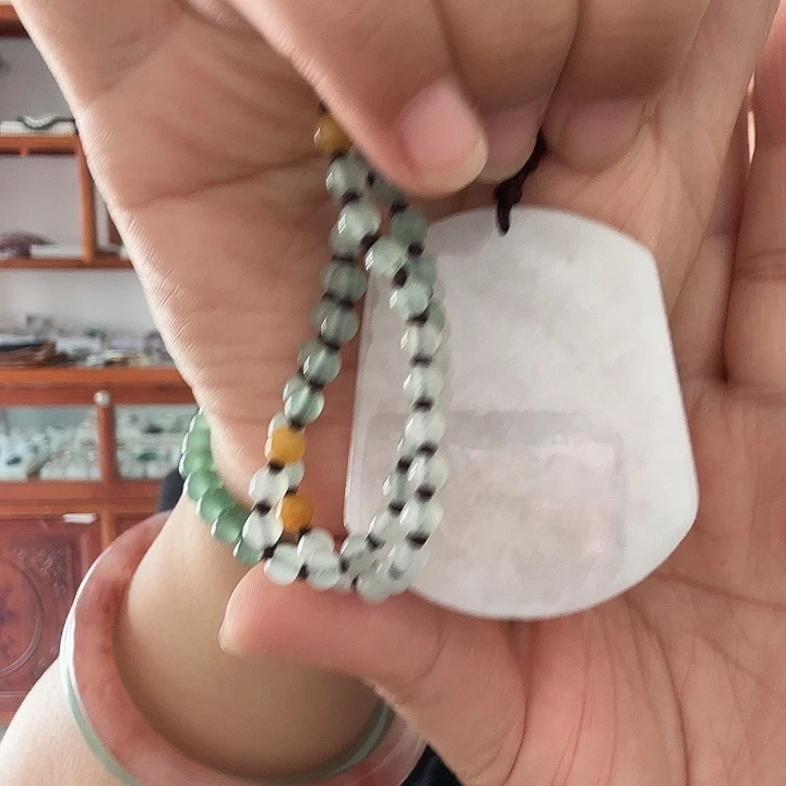 翡翠未镶嵌颈饰吊坠