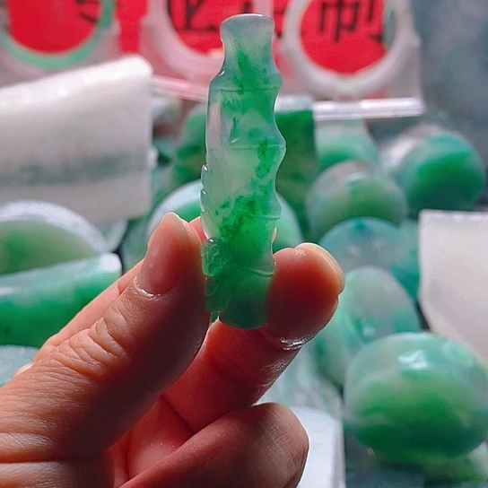 石英质玉颈饰未镶嵌