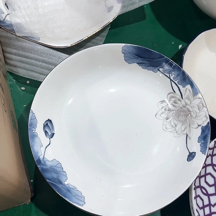 微瑕介意勿拍 不退不换 荷花圆盘6只