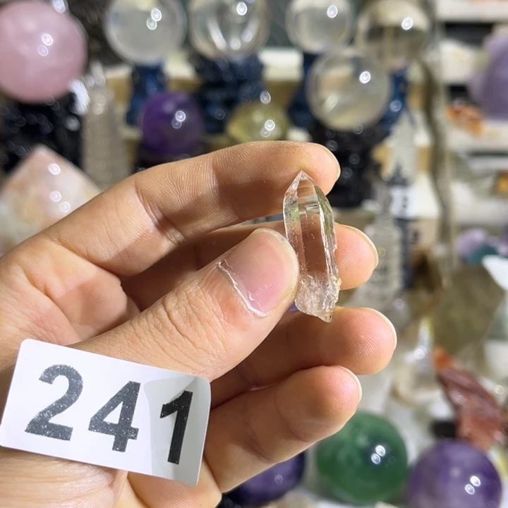 未镶嵌水晶大型摆件（非配饰）