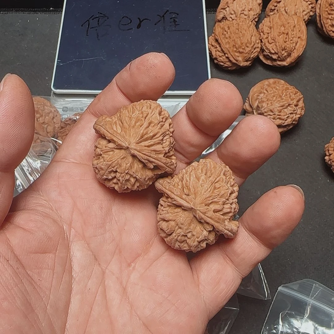 文玩核桃吊坠2对36-38三角白随机发（不退换）